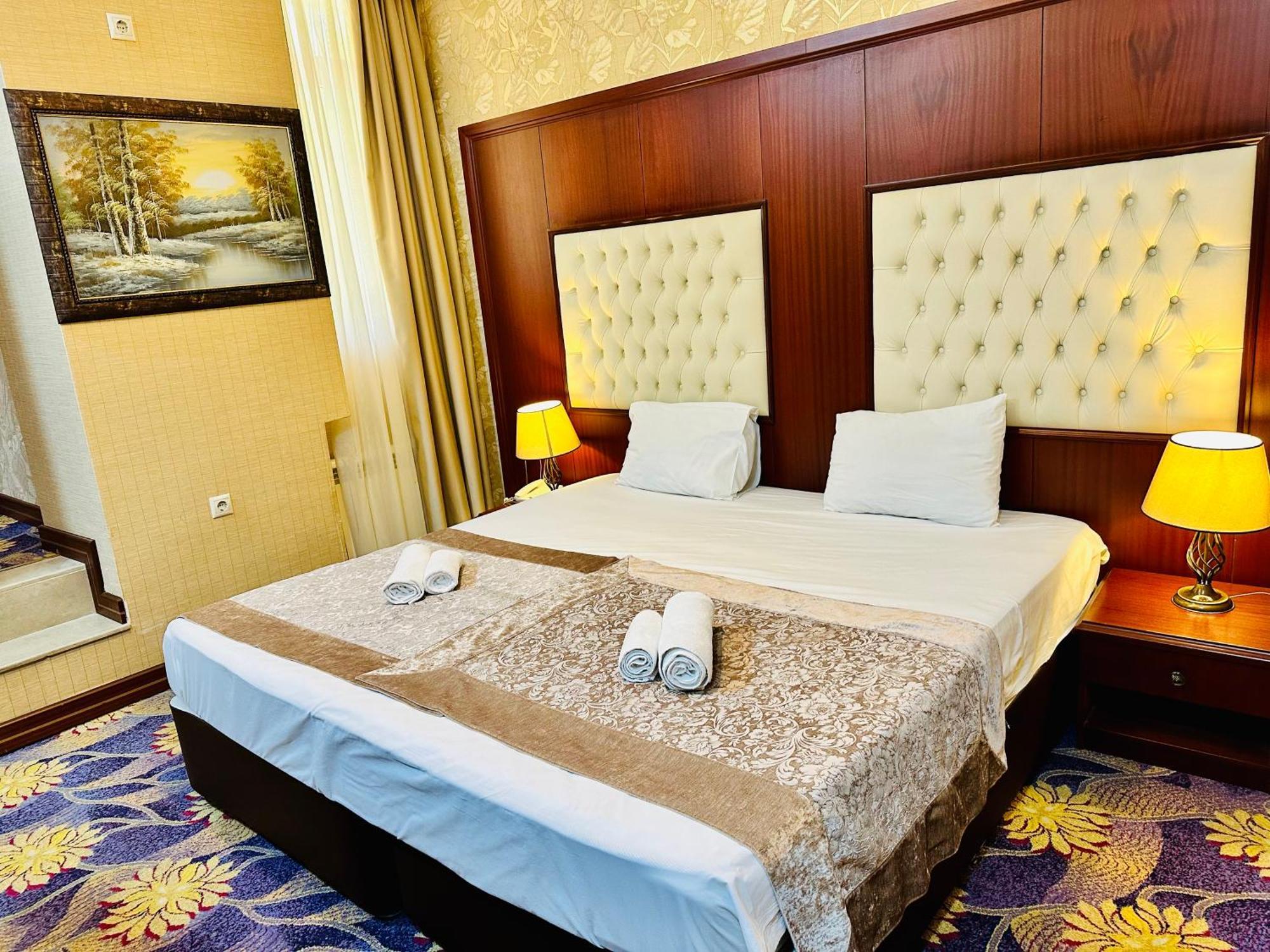 Clover Hotel Baku Formula 1 View Exterior photo