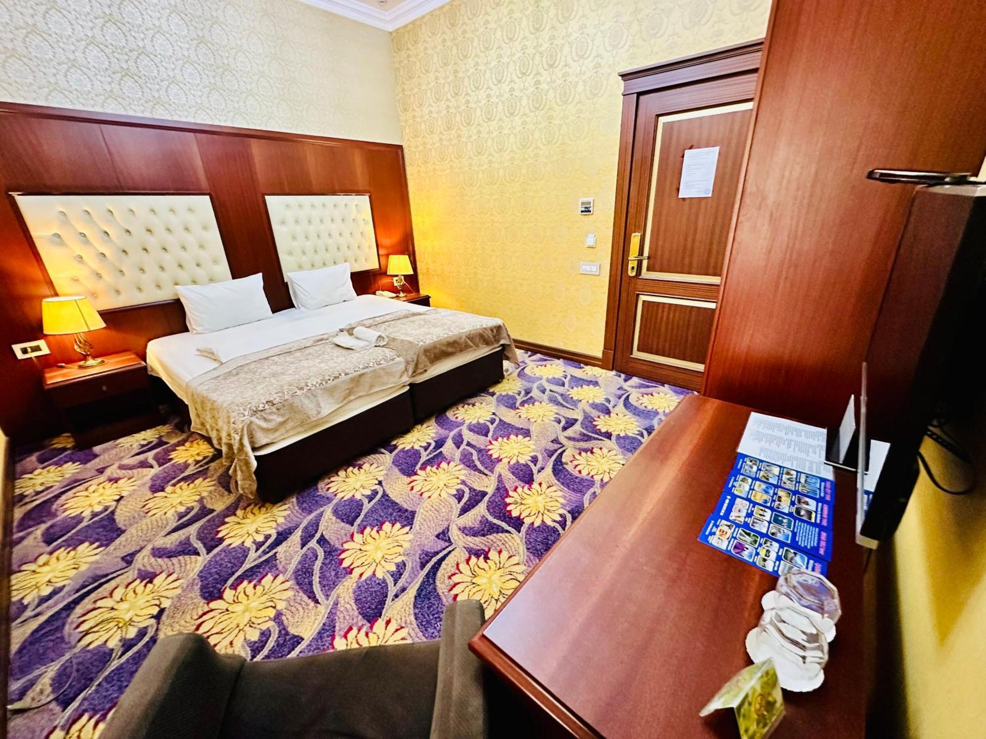 Clover Hotel Baku Formula 1 View Exterior photo