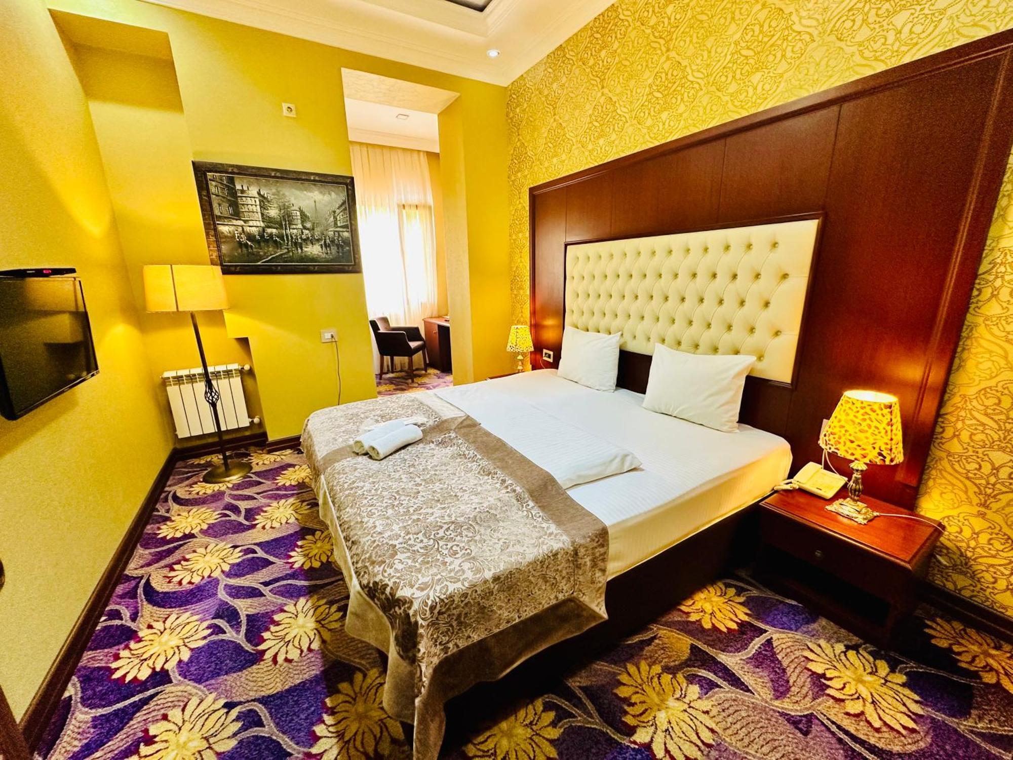 Clover Hotel Baku Formula 1 View Exterior photo