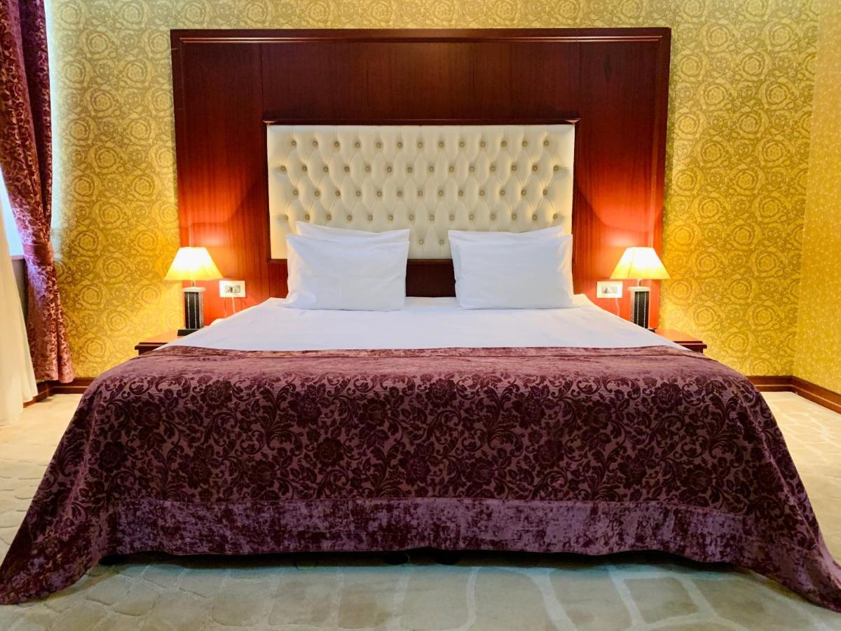 Clover Hotel Baku Formula 1 View Exterior photo