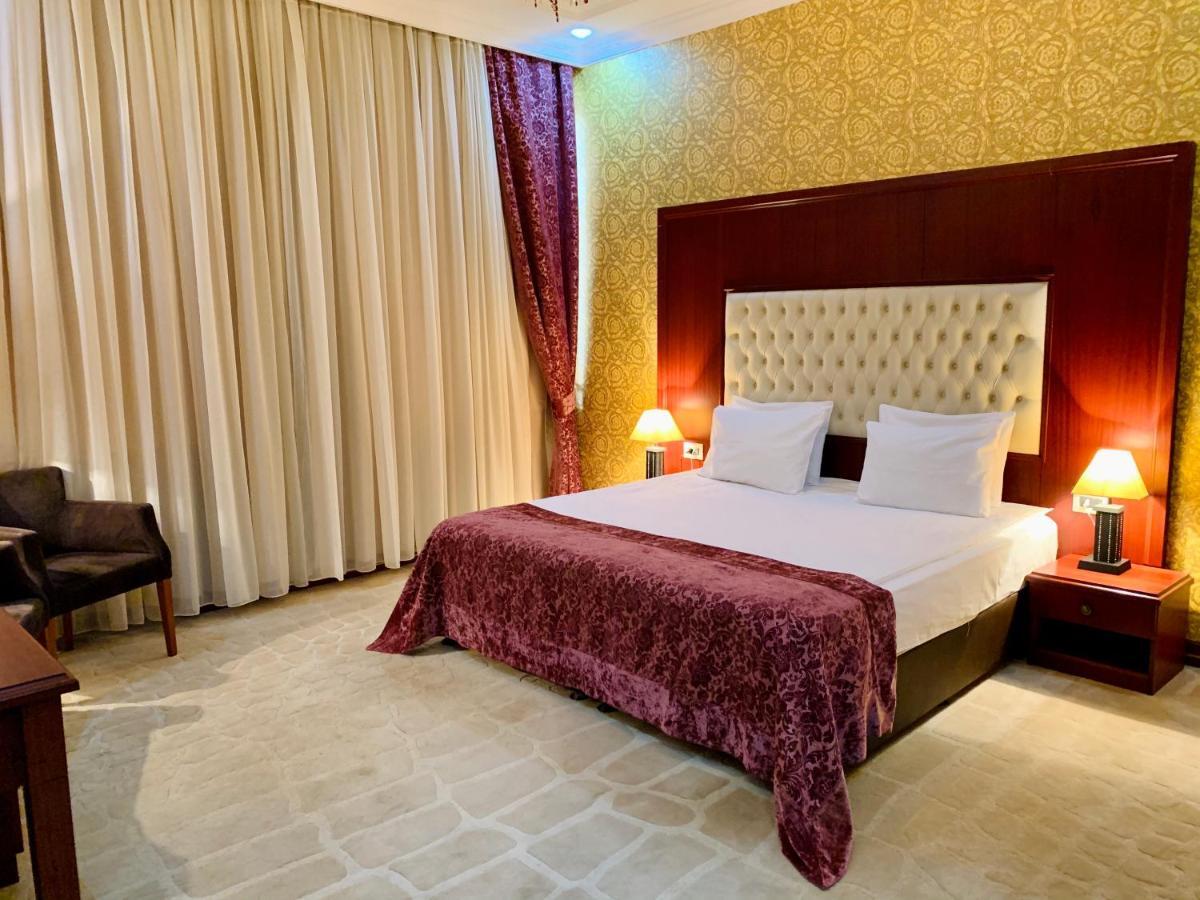 Clover Hotel Baku Formula 1 View Exterior photo